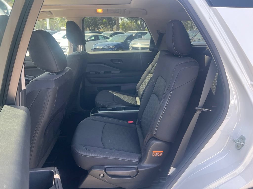 Certified 2025 Nissan Pathfinder SV w/ SV Premium Package FWD image 13