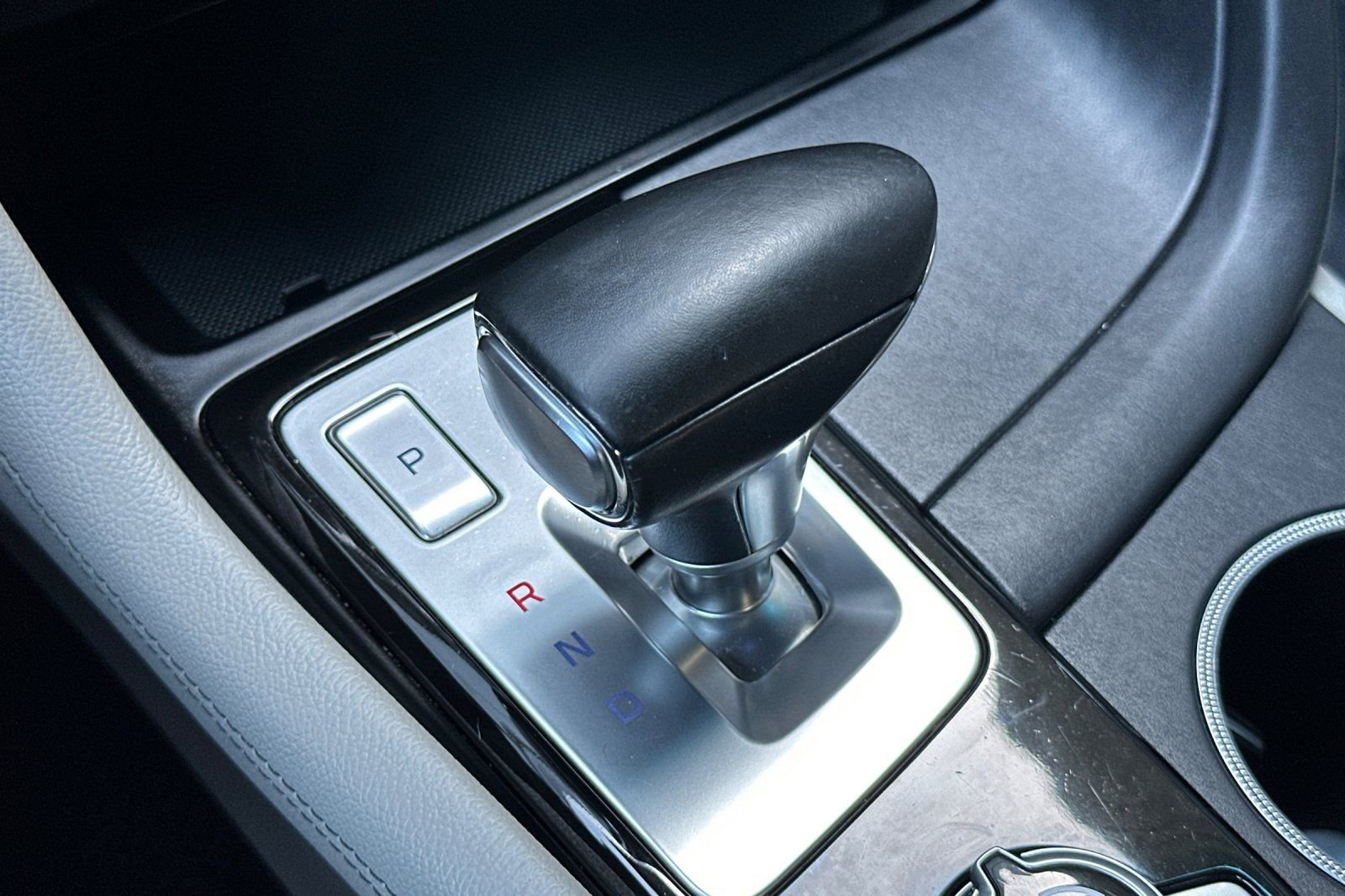 Used 2022 Genesis G70 2.0T RWD image 25