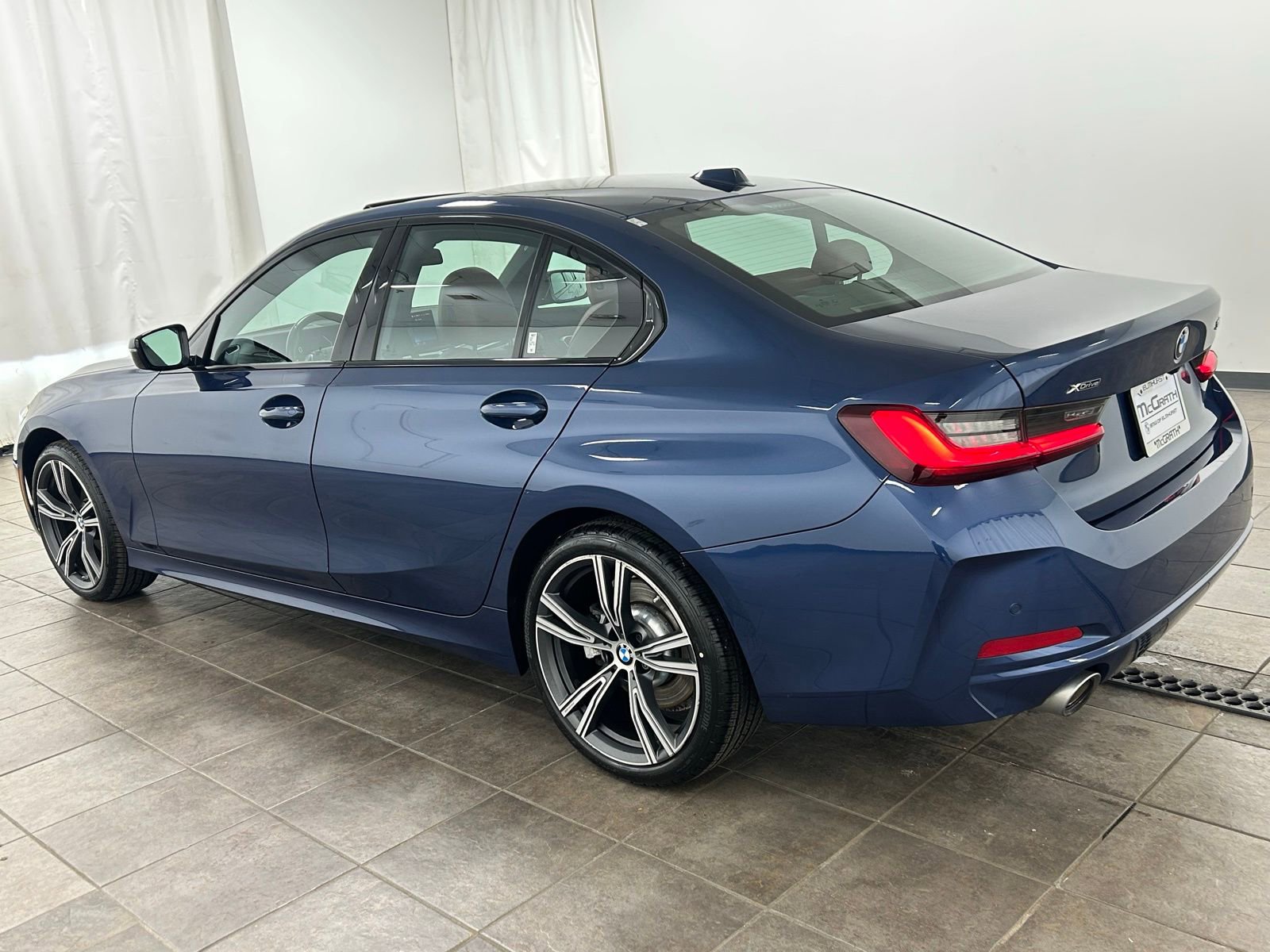Used 2023 BMW 330i xDrive Sedan w/ Premium Package image 3