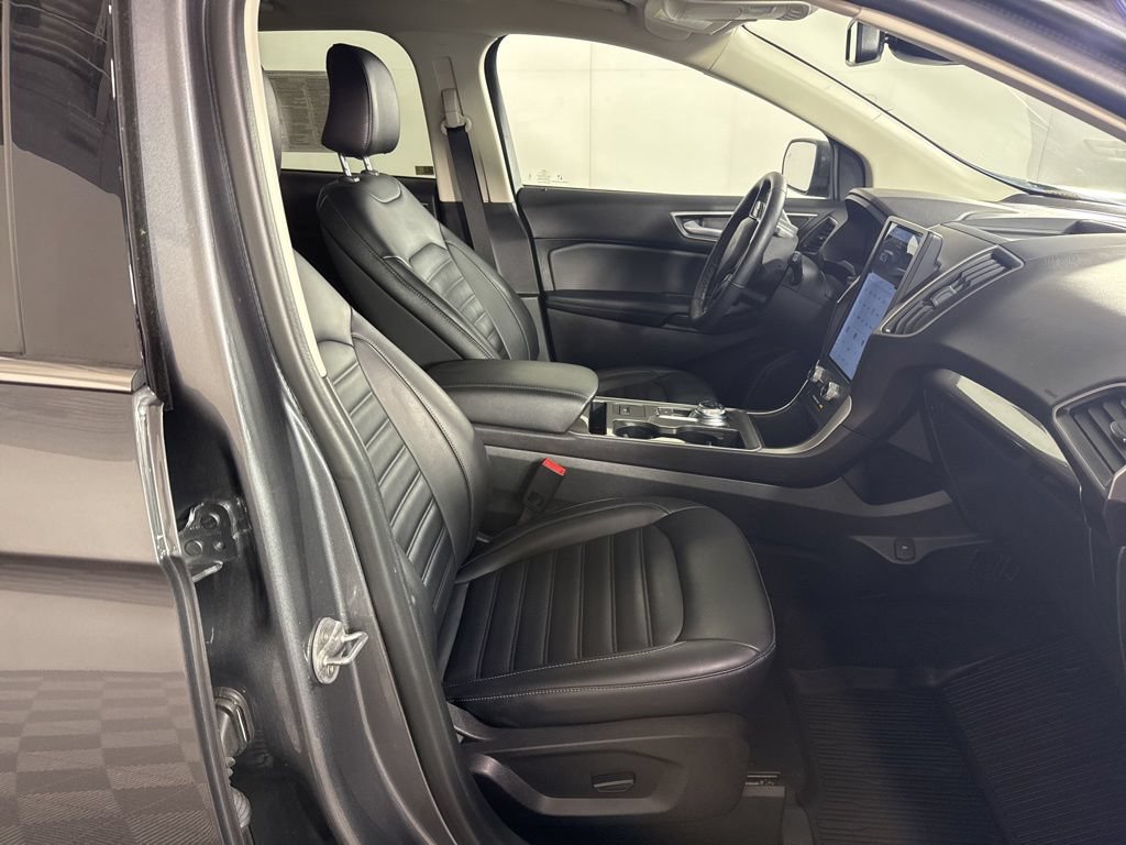 Certified 2024 Ford Edge SEL w/ Convenience Package AWD/4WD image 15