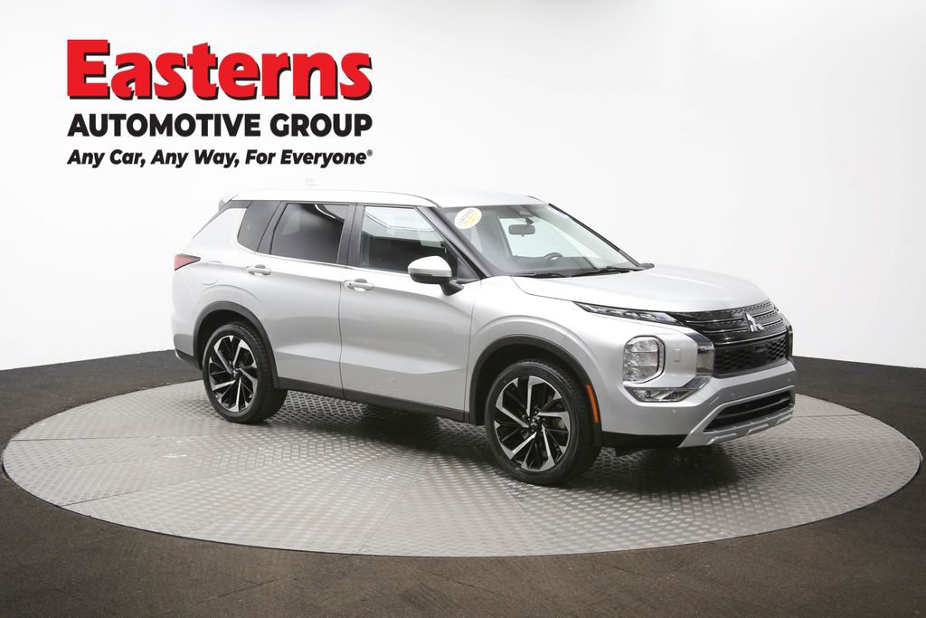 Used 2024 Mitsubishi Outlander SE image 47