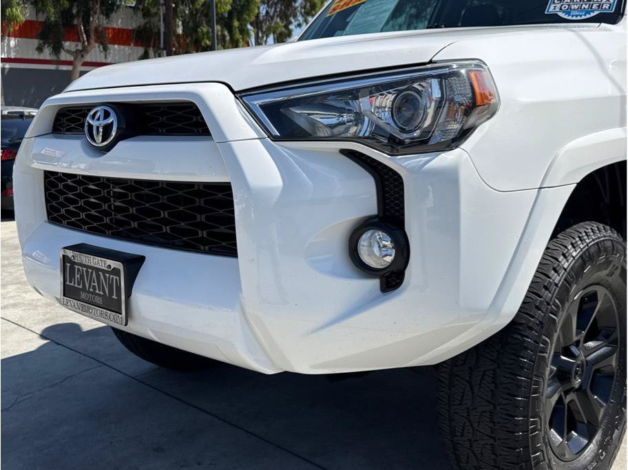 Used 2017 Toyota 4Runner SR5 Premium AWD/4WD image 10