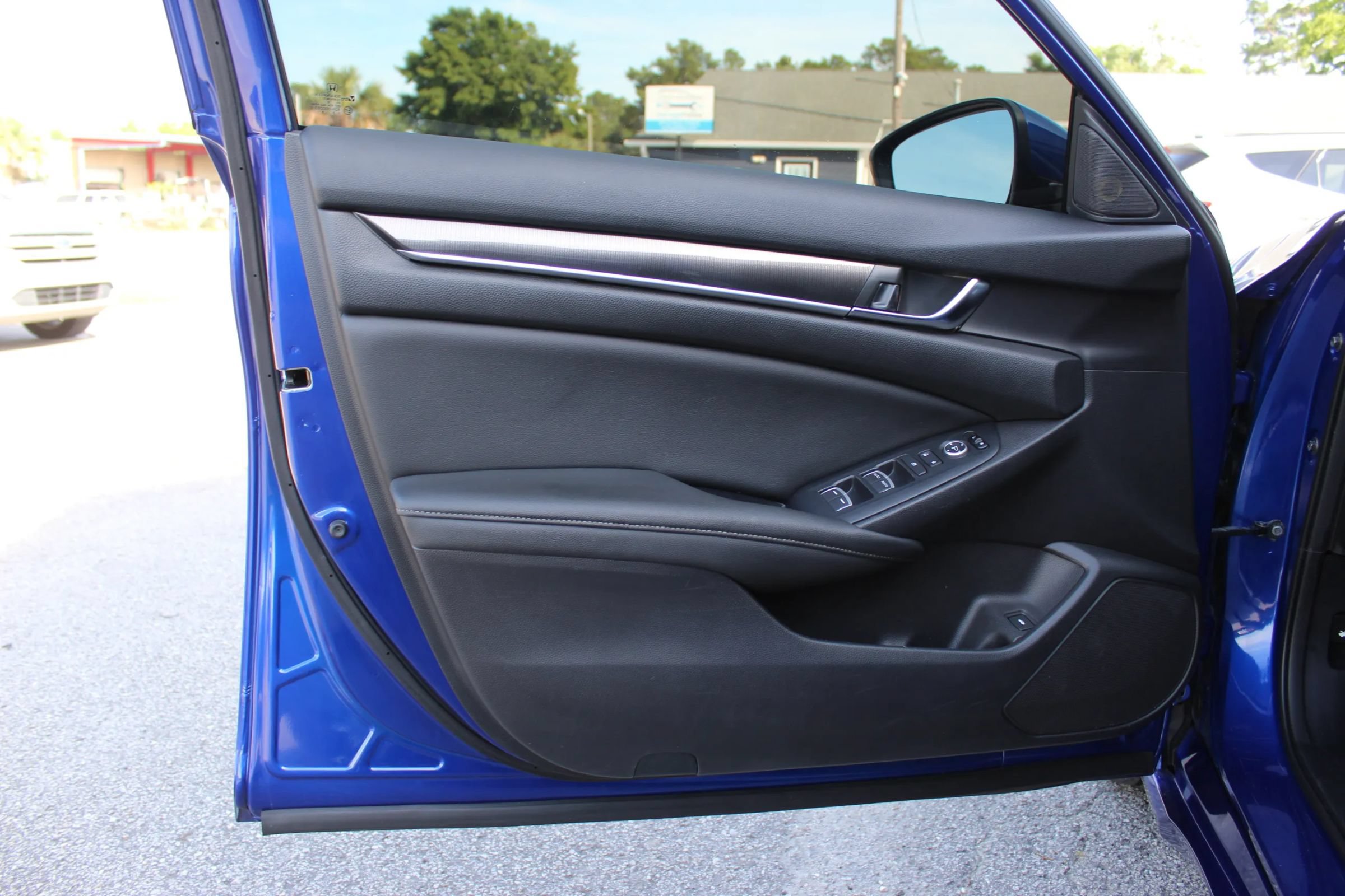Used 2020 Honda Accord Sport image 10