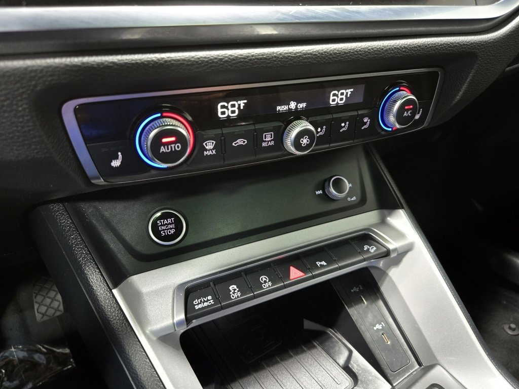 Used 2024 Audi Q3 2.0T Premium image 27