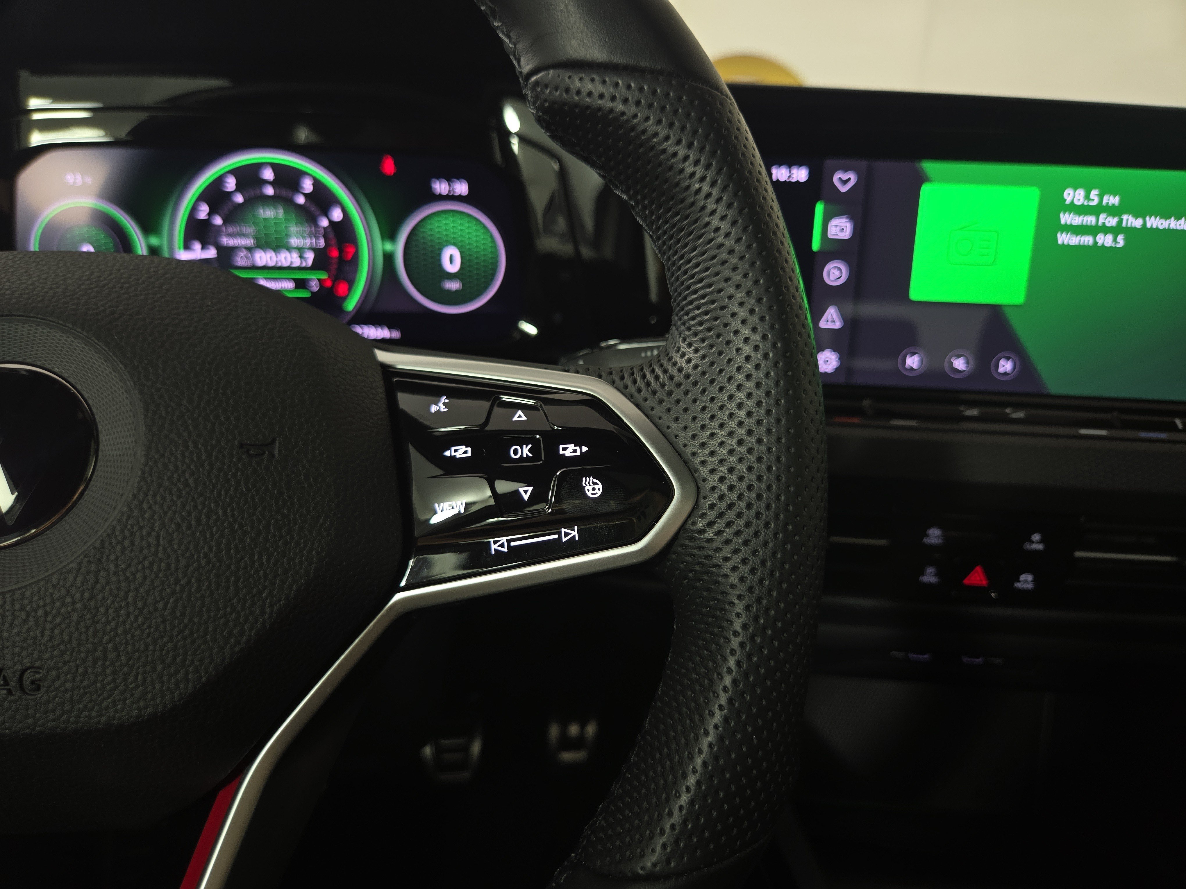 Used 2022 Volkswagen GTI SE FWD image 16