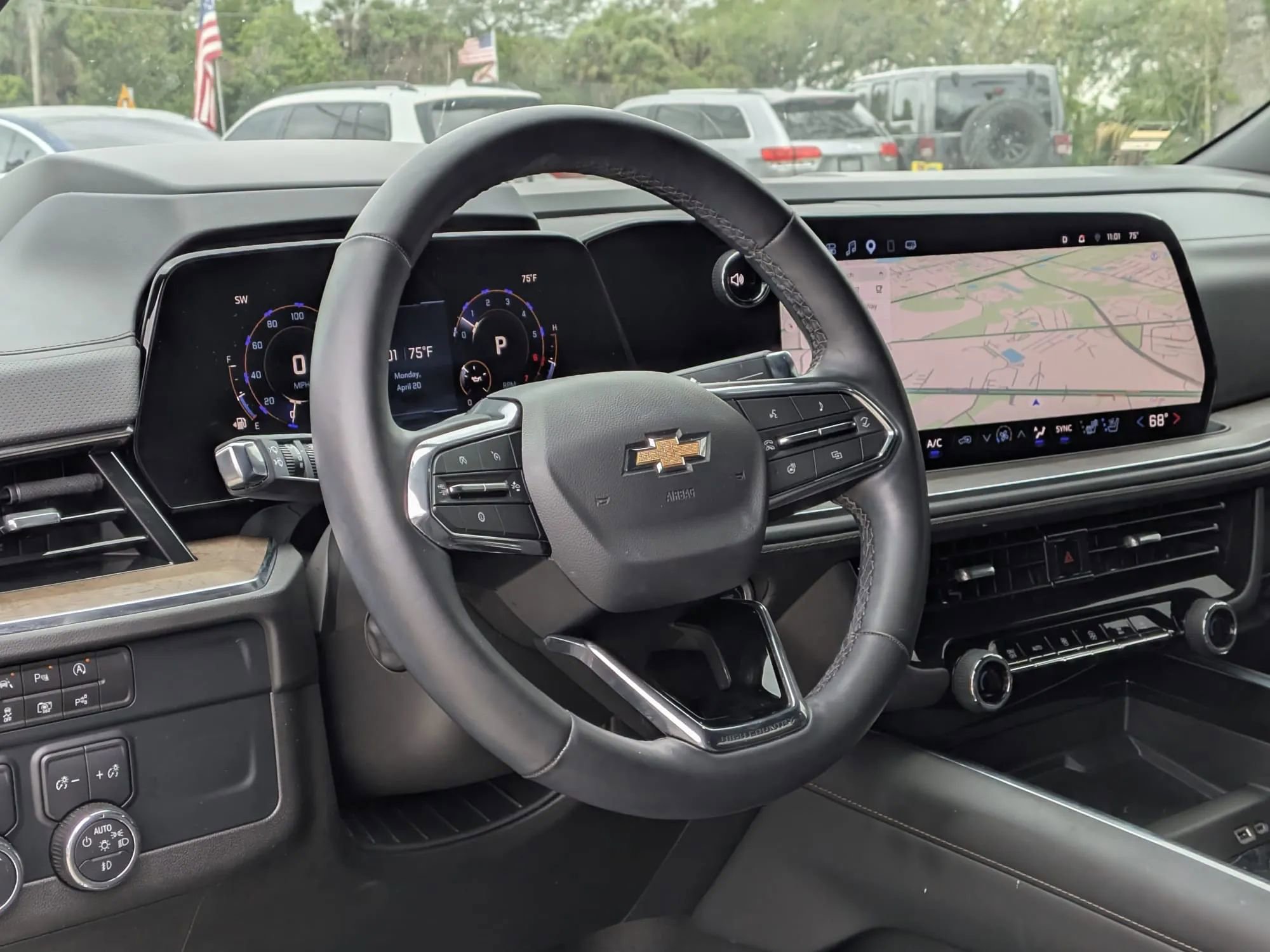 Used 2025 Chevrolet Suburban High Country RWD image 16