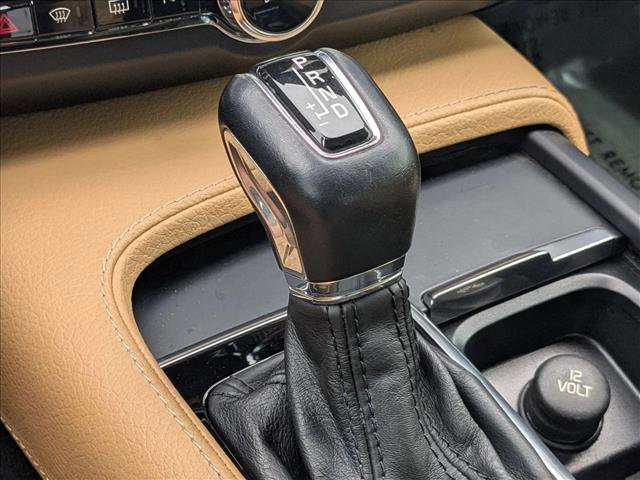 Used 2017 Volvo S90 T5 Momentum w/ Convenience Package FWD image 12