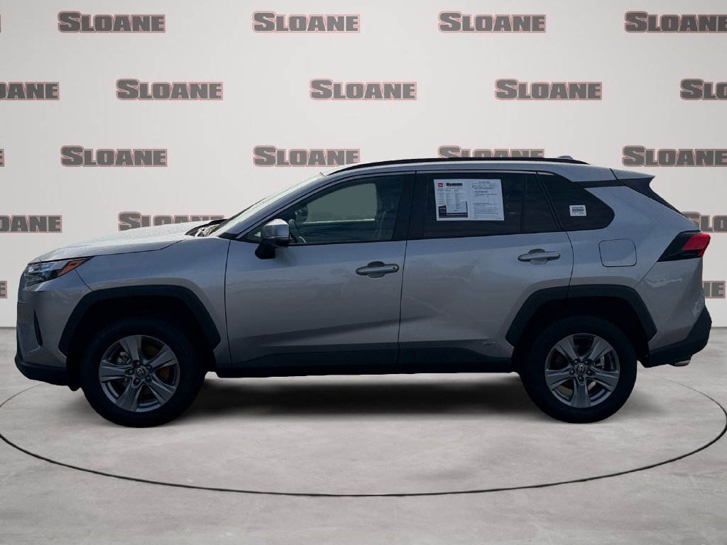 Used 2025 Toyota RAV4 XLE AWD/4WD image 2
