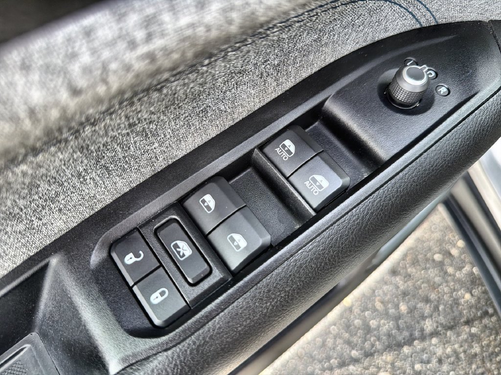 Used 2022 Jeep Compass Latitude w/ Convenience Group AWD/4WD image 15