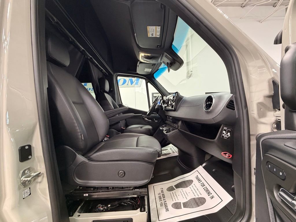 Used 2022 Mercedes-Benz Sprinter 2500 image 18