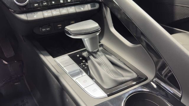 Used 2022 Hyundai Elantra SEL w/ Convenience Package FWD image 25