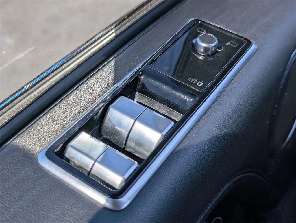 Used 2020 Land Rover Range Rover HSE image 18