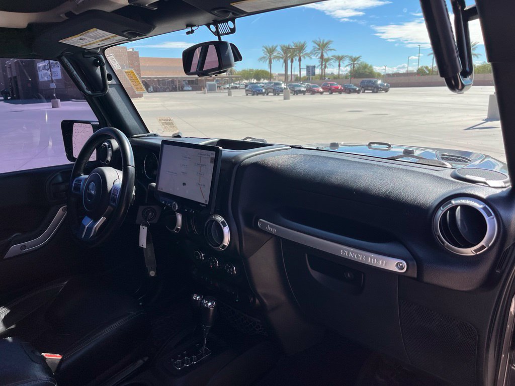 Used 2016 Jeep Wrangler Unlimited Rubicon AWD/4WD image 12