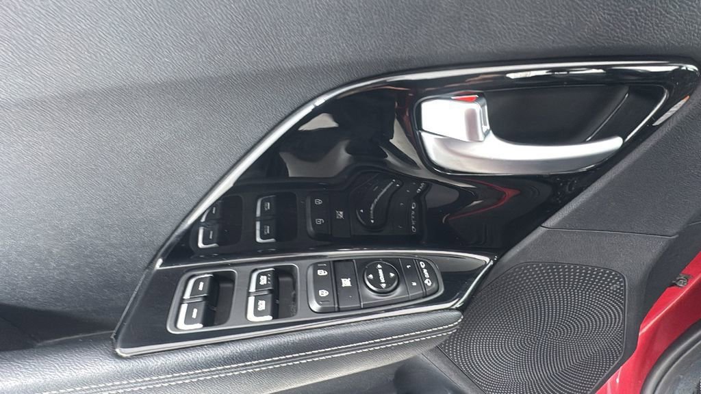 Used 2019 Kia Niro EX image 19