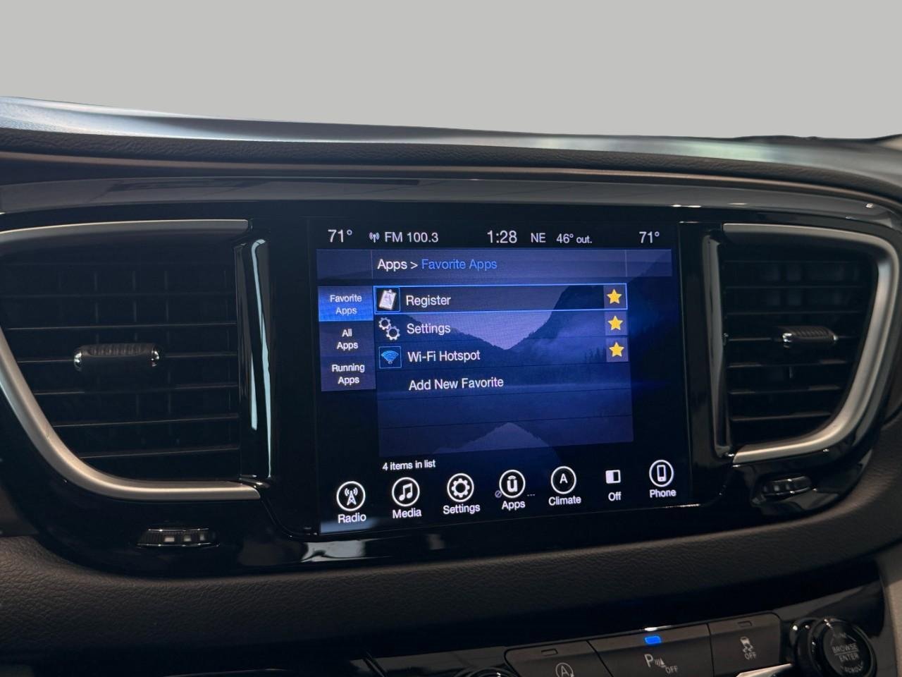 Used 2017 Chrysler Pacifica Touring Plus image 38