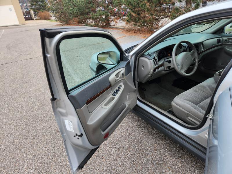 Used 2004 Chevrolet Impala w/ Preferred Equipment Group image 16