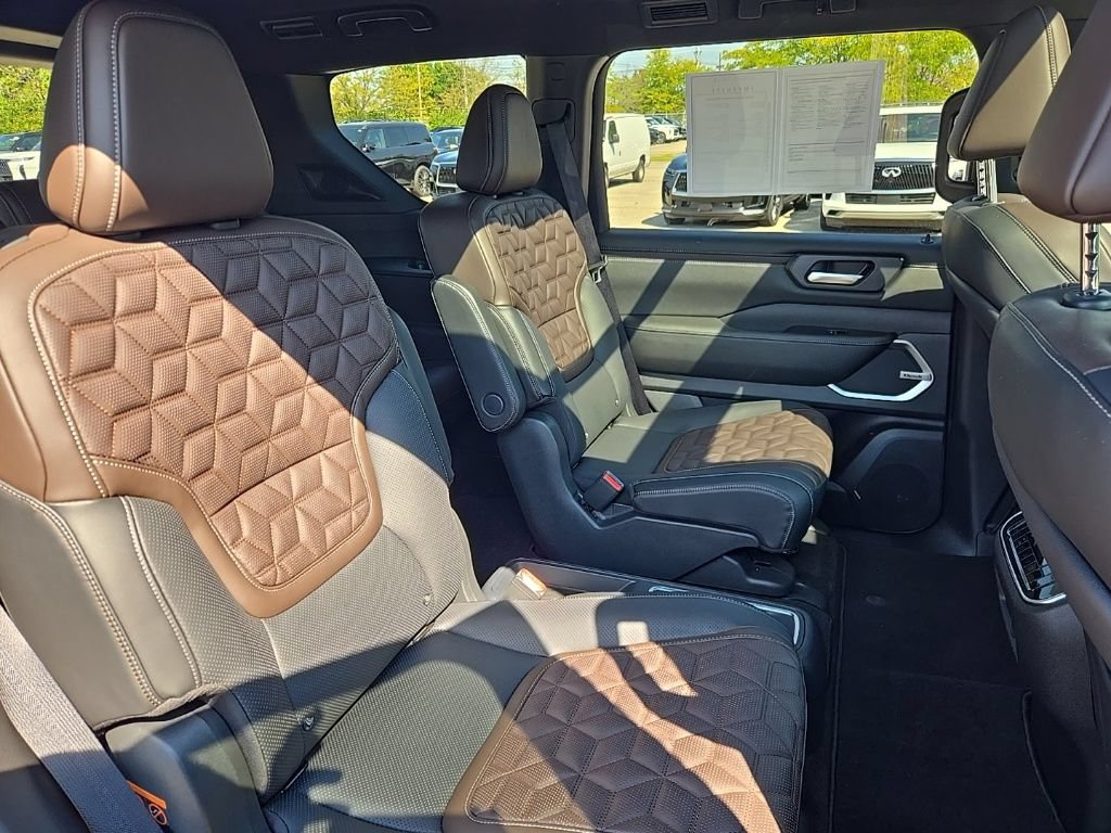 Used 2025 Nissan Armada Platinum w/ Convenience Package AWD/4WD image 17