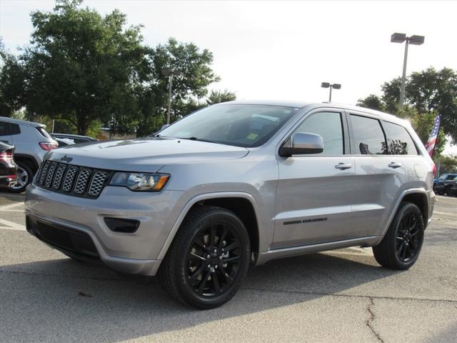 Used 2021 Jeep Grand Cherokee Laredo X image 3