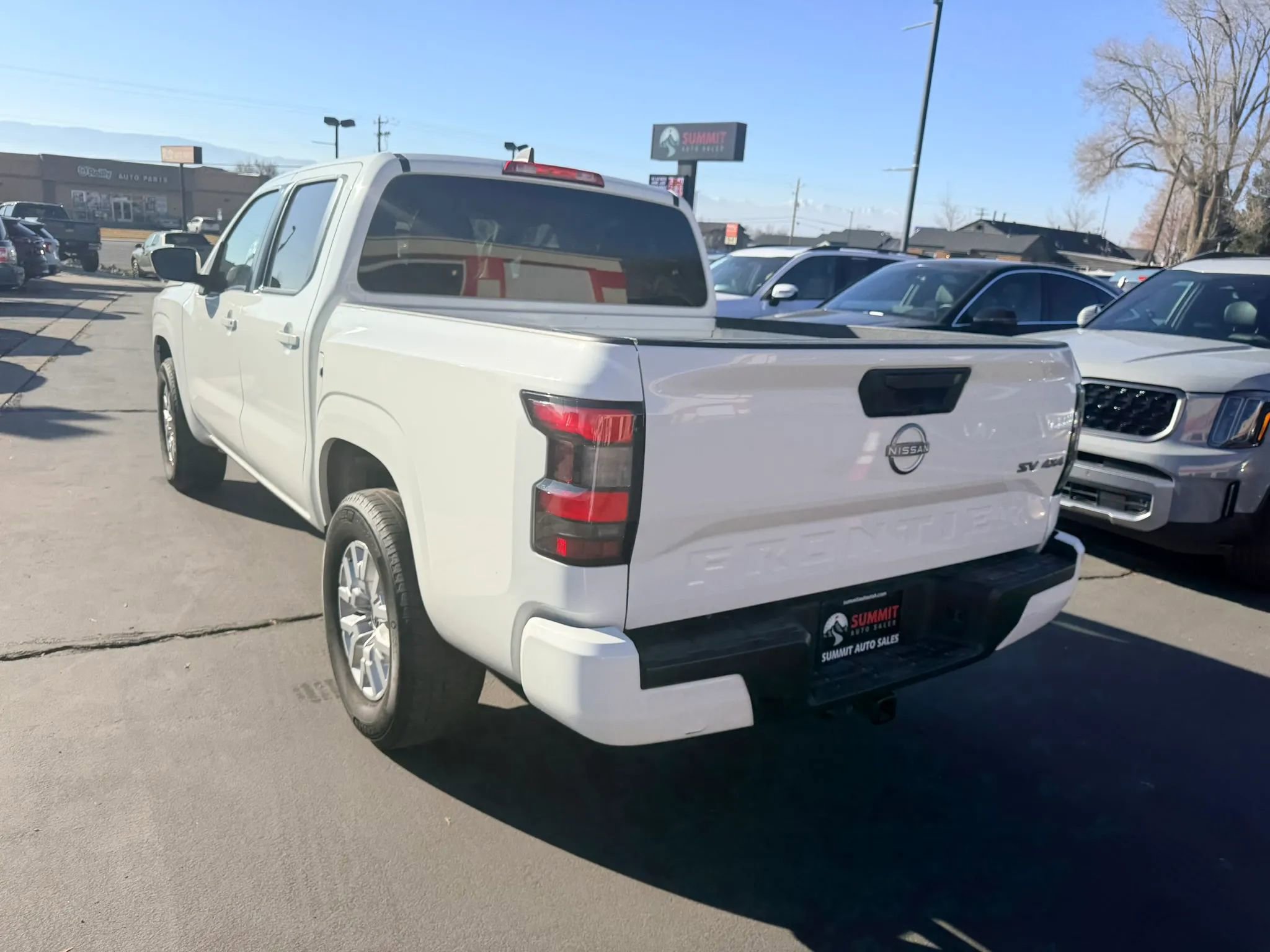 Used 2023 Nissan Frontier SV image 6
