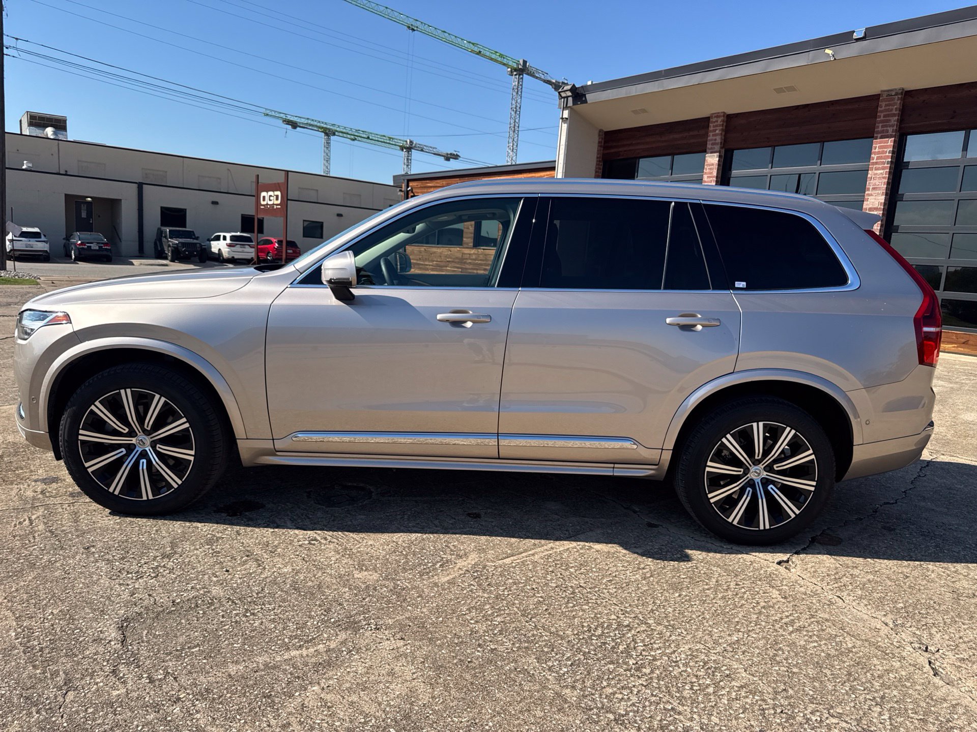 Used 2024 Volvo XC90 B5 Plus w/ Protection Package Premier AWD/4WD image 8