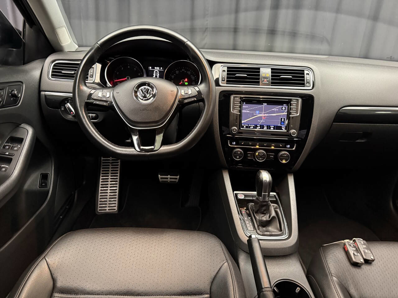 Used 2017 Volkswagen Jetta SEL image 13