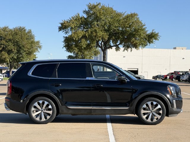 Used 2021 Kia Telluride EX w/ EX Premium Package FWD image 3