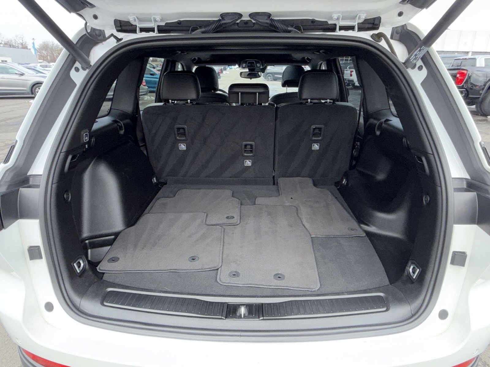 Used 2023 Jeep Grand Cherokee Altitude image 25