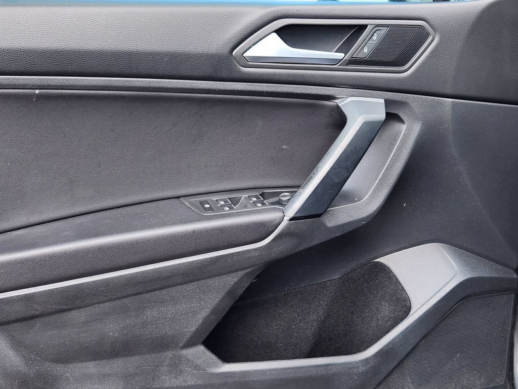 Used 2019 Volkswagen Tiguan SE AWD/4WD image 19