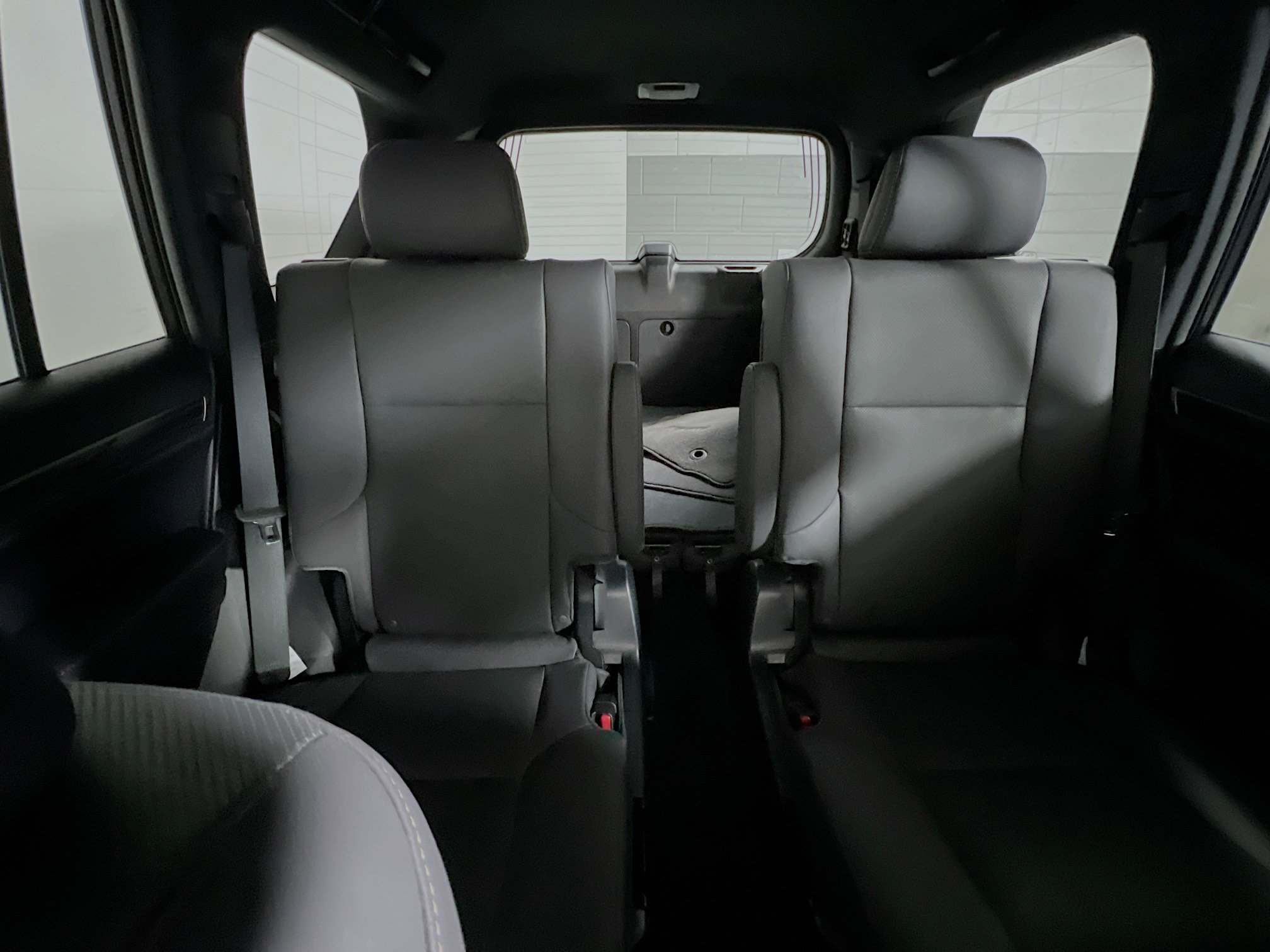 Used 2023 Lexus GX 460 Premium w/ Accessory Package image 33