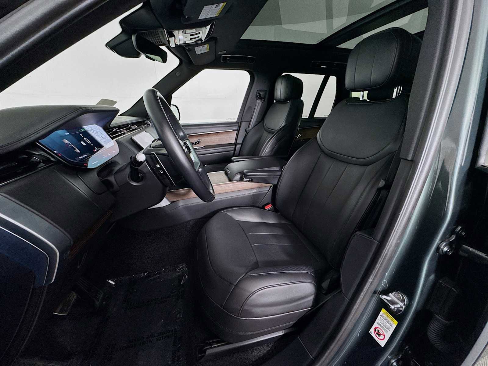 Used 2024 Land Rover Range Rover SE image 11