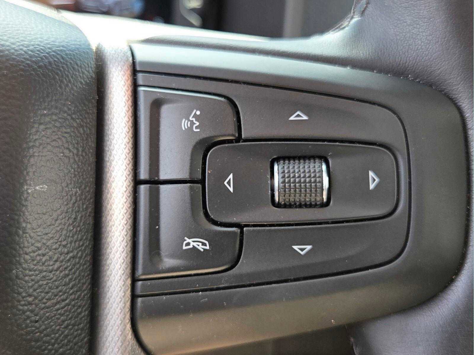 Used 2024 GMC Yukon Denali w/ Advanced Technology Package RWD image 35
