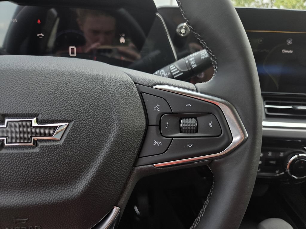 New 2026 Chevrolet Trax ACTIV w/ Sunroof Package FWD image 25