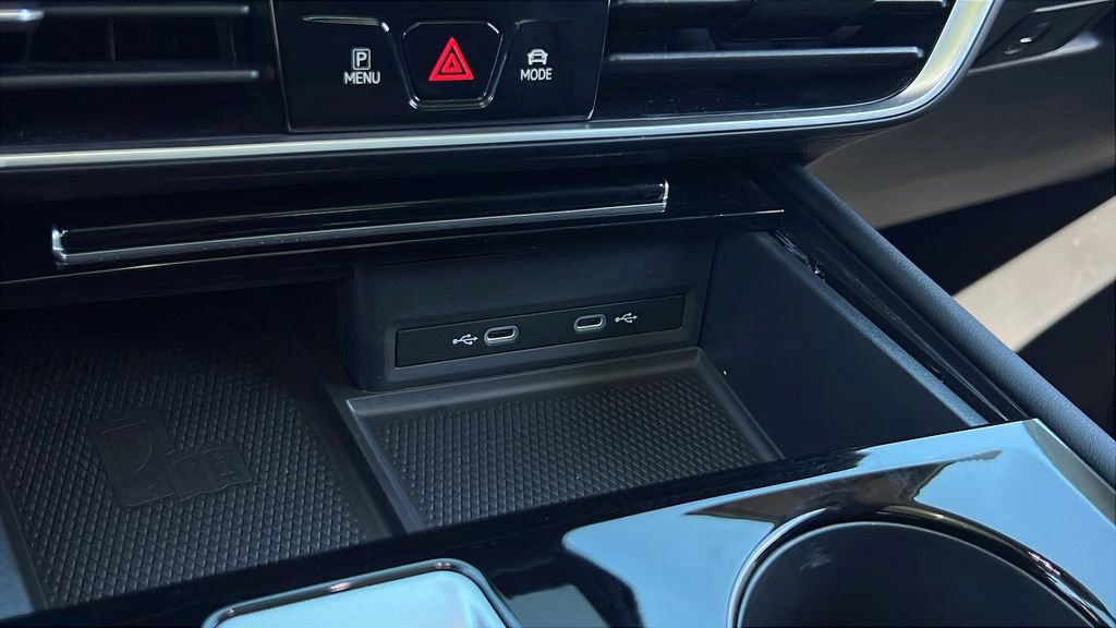 Used 2024 Volkswagen Atlas SE image 31