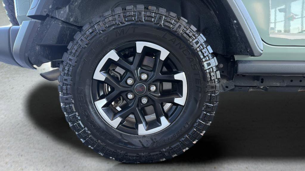 Used 2024 Jeep Wrangler Unlimited Rubicon w/ Technology Group image 24