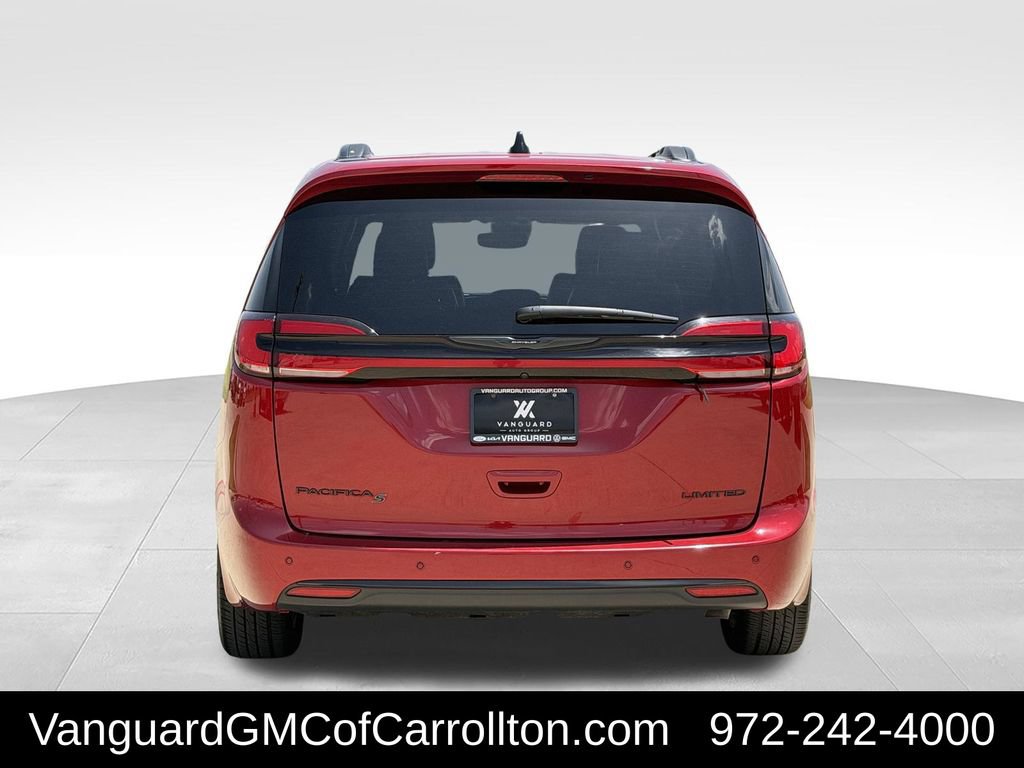 Used 2025 Chrysler Pacifica Limited FWD image 37