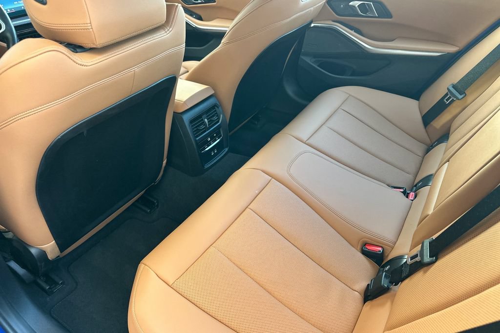 Used 2025 BMW M340i RWD image 12