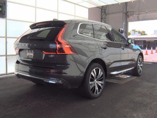 Used 2023 Volvo XC60 B5 Plus AWD/4WD image 3
