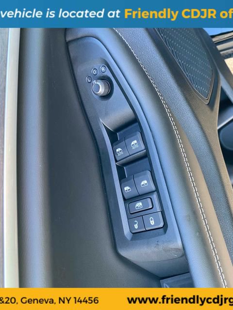 Used 2026 Jeep Grand Cherokee Altitude AWD/4WD image 21