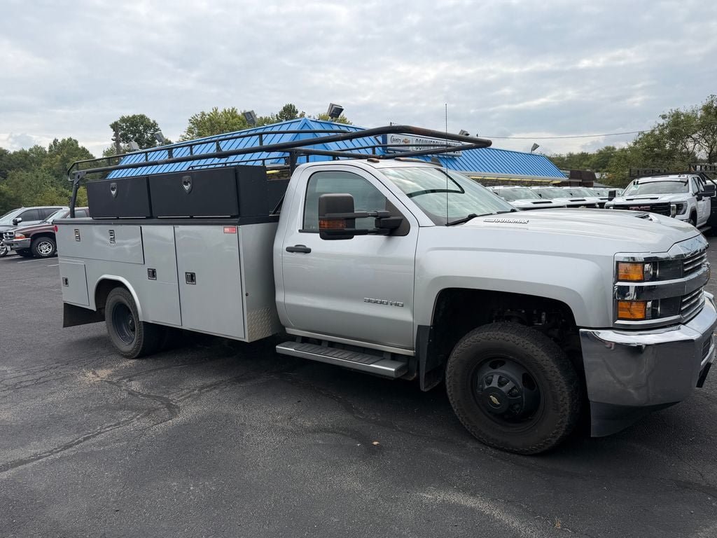 Used 2018 Chevrolet Silverado 3500 W/T w/ WT Convenience Package AWD/4WD image 4