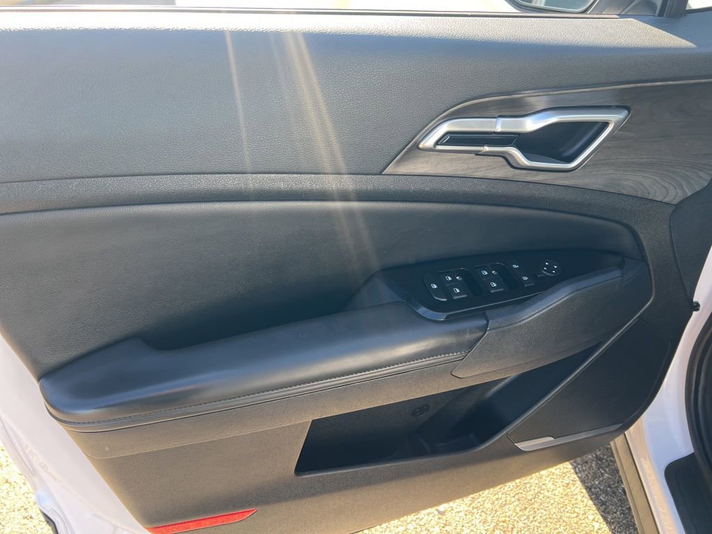 Certified 2023 Kia Sportage X-Line w/ X-Line Premium Package image 7