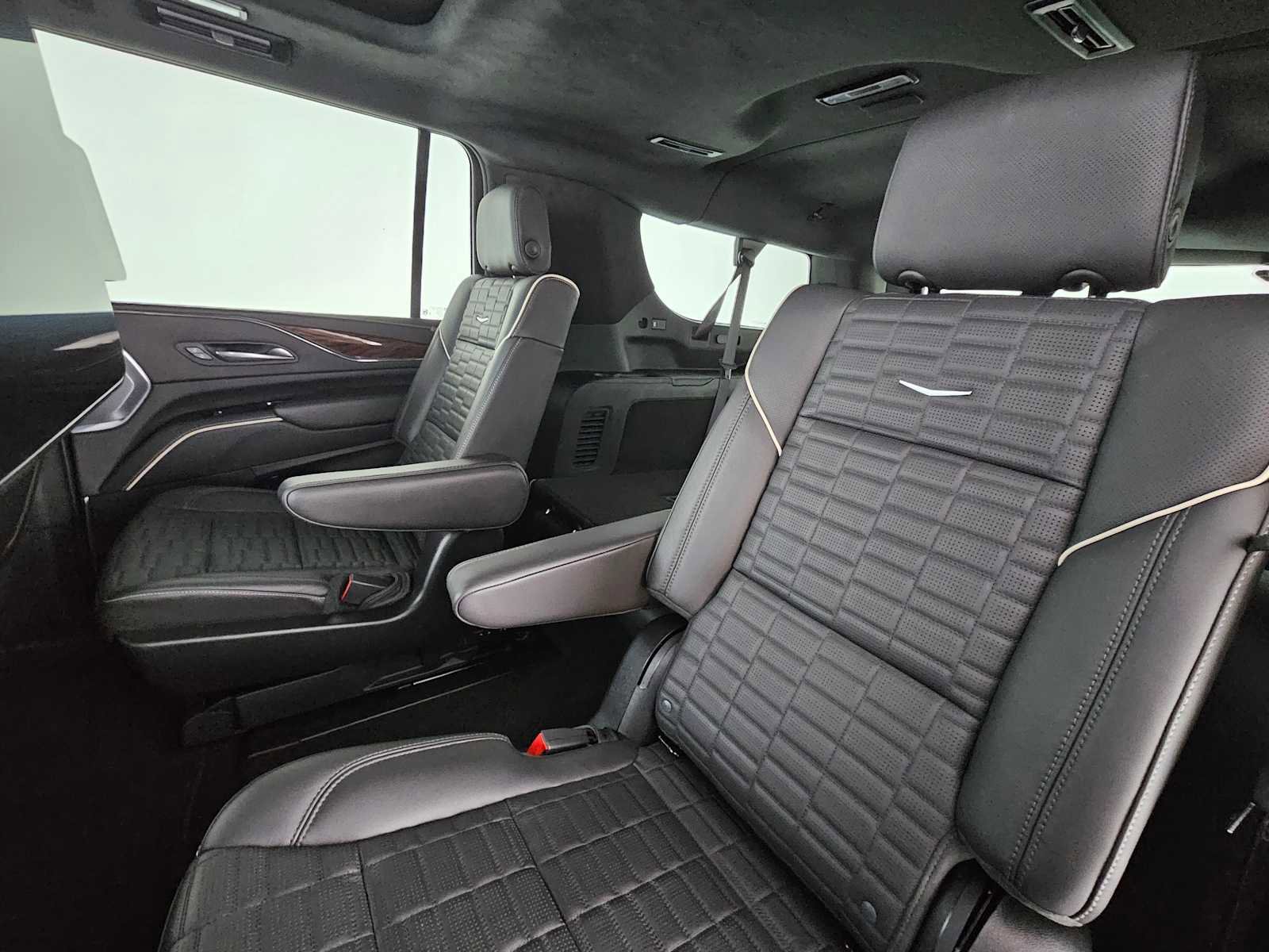 Used 2024 Cadillac Escalade ESV Premium Luxury Platinum AWD/4WD image 20