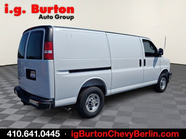 New 2026 Chevrolet Express 2500 w/ Driver Convenience Package RWD image 4