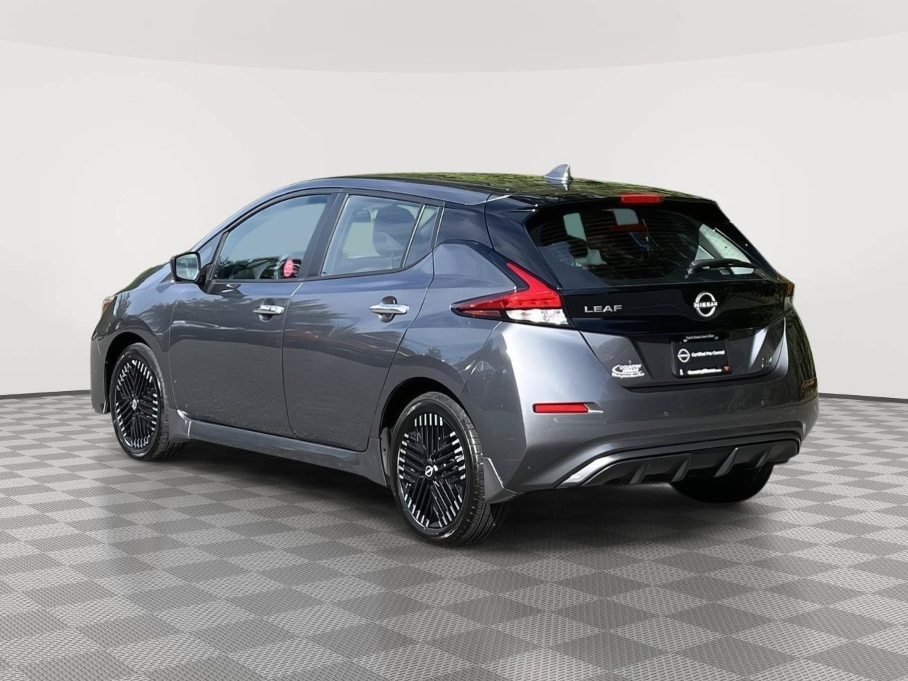 Certified 2025 Nissan Leaf SV Plus FWD image 7