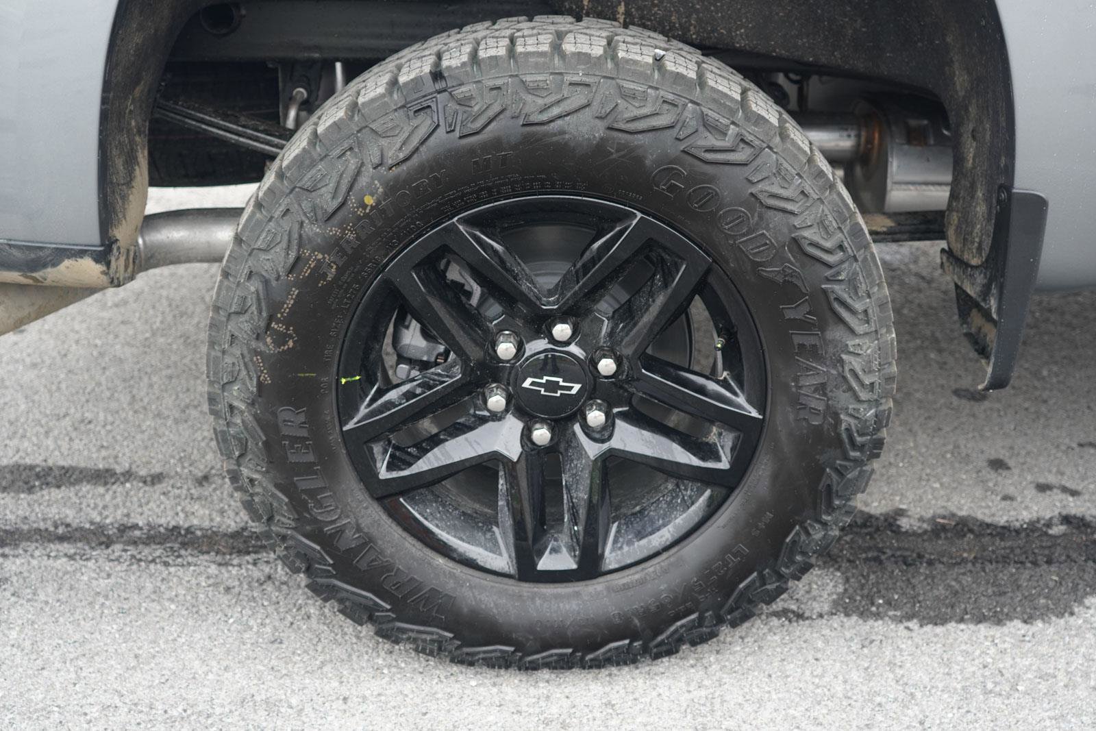 New 2026 Chevrolet Silverado 1500 Custom Trail Boss w/ LPO, Dark Essentials Package AWD/4WD image 12
