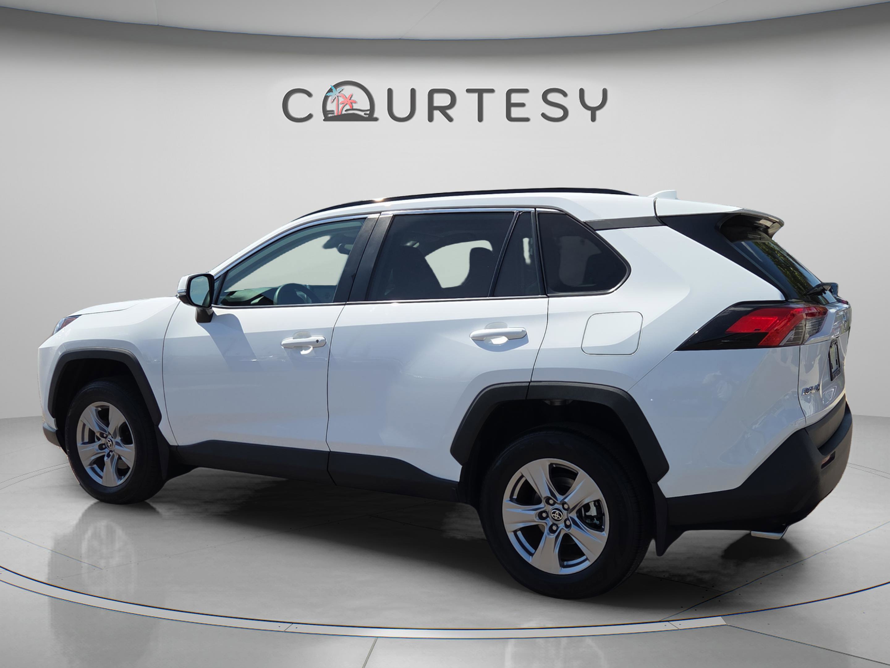 Certified 2024 Toyota RAV4 XLE w/ Convenience Package FWD image 3