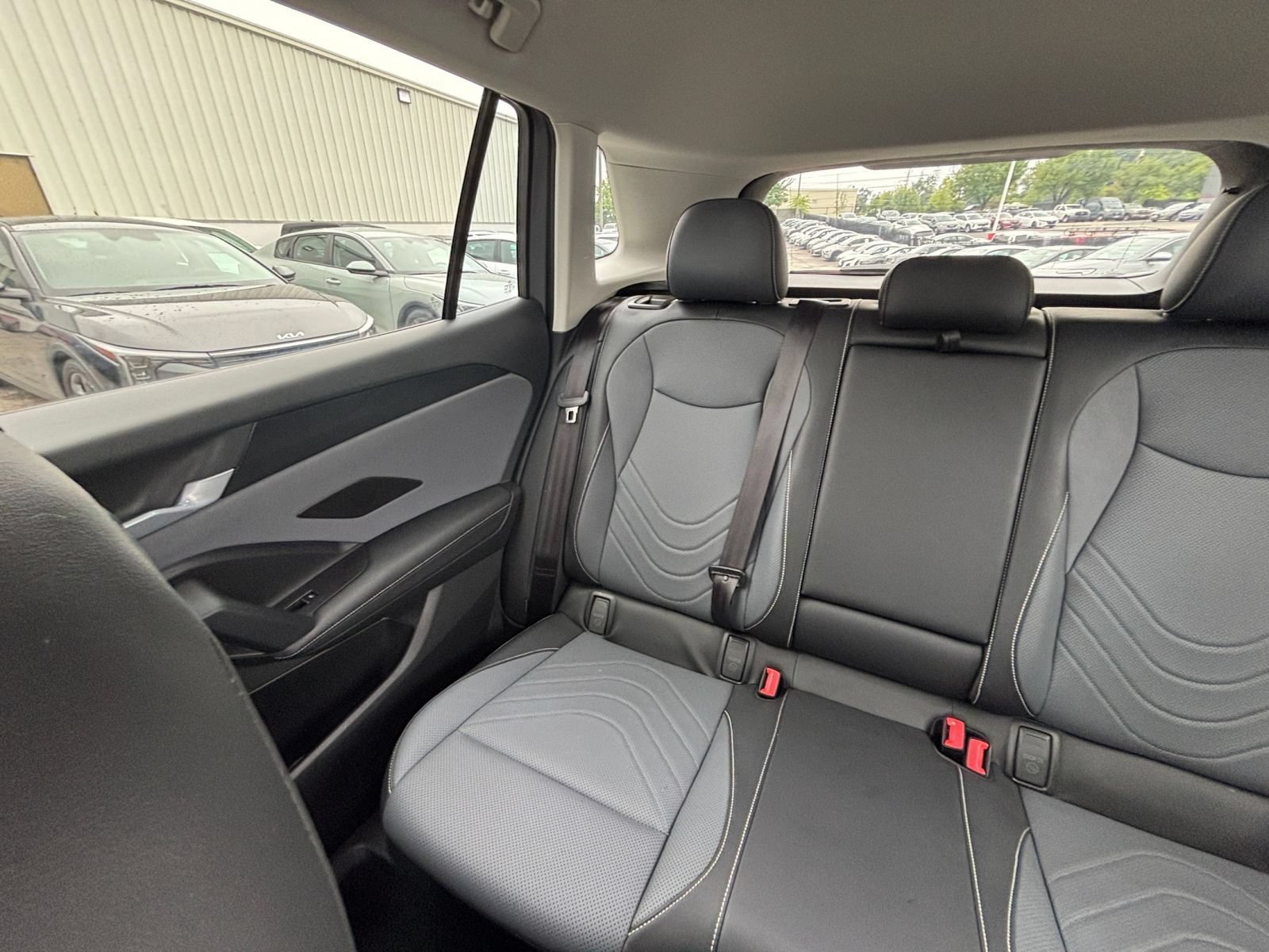 Used 2026 Volkswagen Tiguan SE AWD/4WD image 40