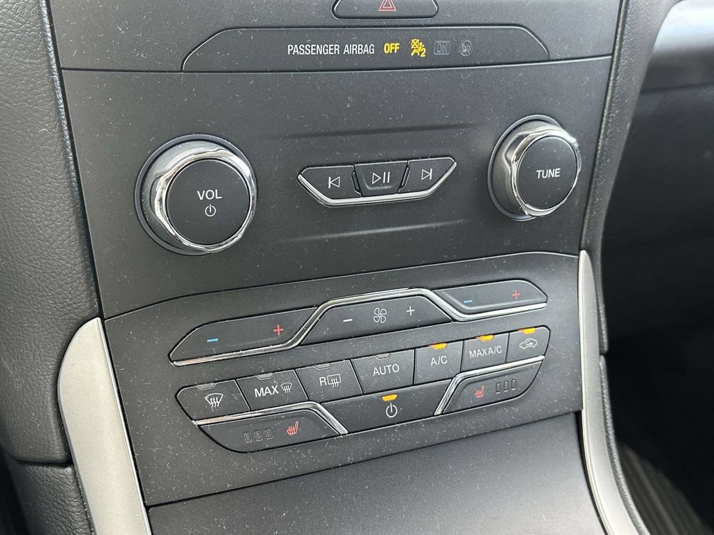 Used 2019 Ford Edge SEL w/ Equipment Group 201A AWD/4WD image 28