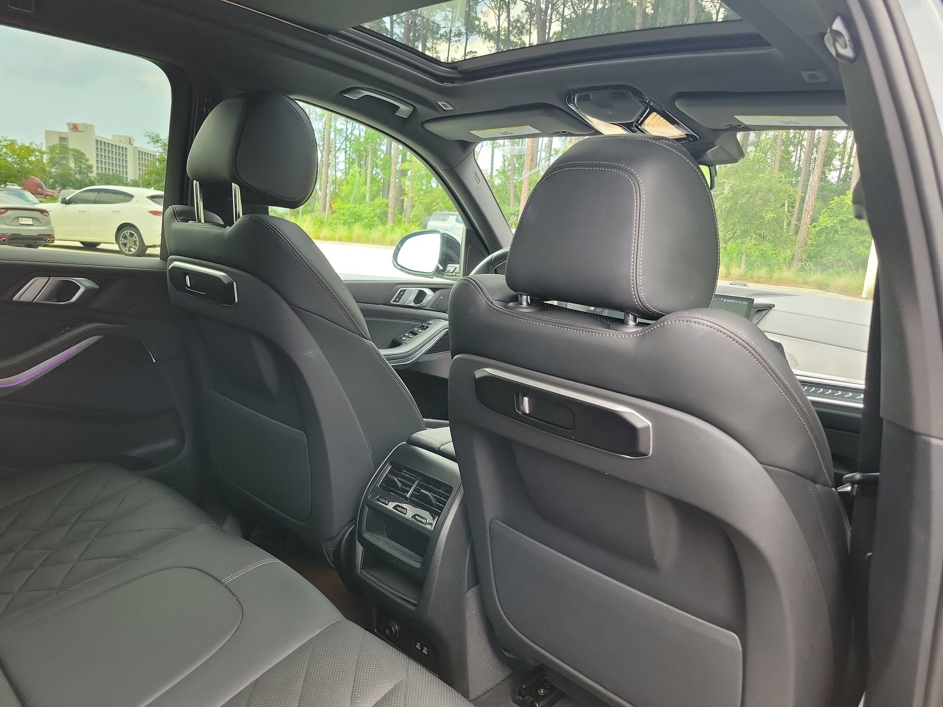 Used 2024 BMW X5 sDrive40i w/ M Sport Package RWD image 38
