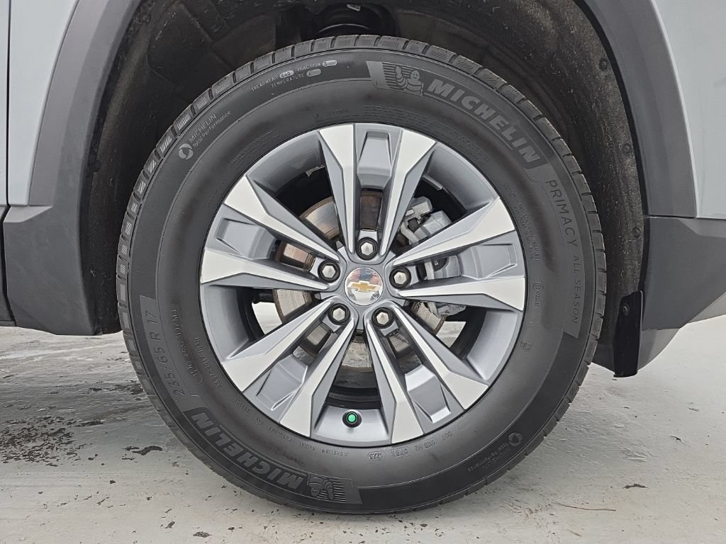 Used 2026 Chevrolet Equinox LT AWD/4WD image 19