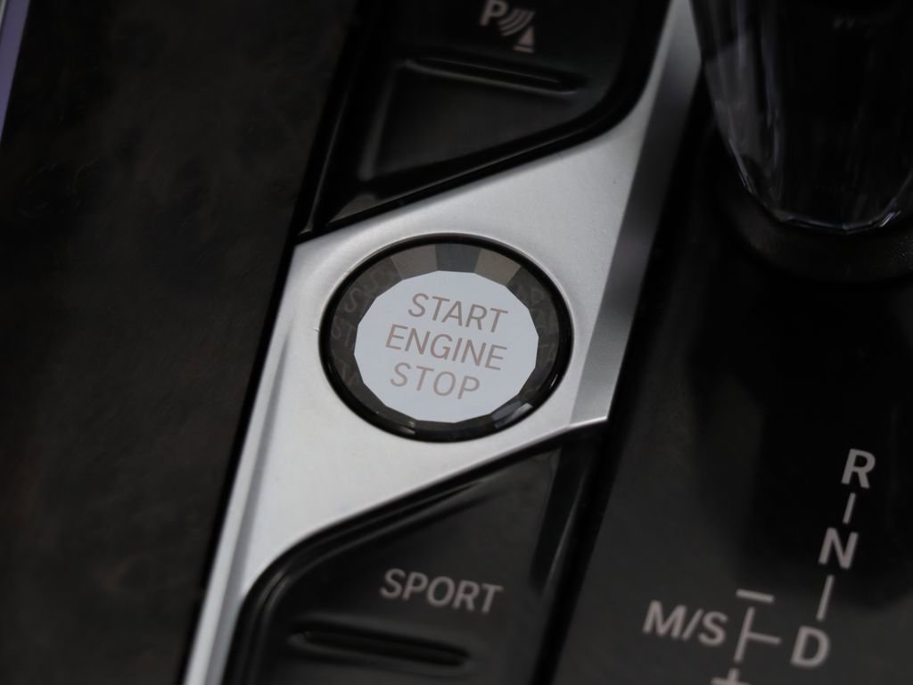 Used 2022 BMW X5 sDrive40i w/ M Sport Package image 17